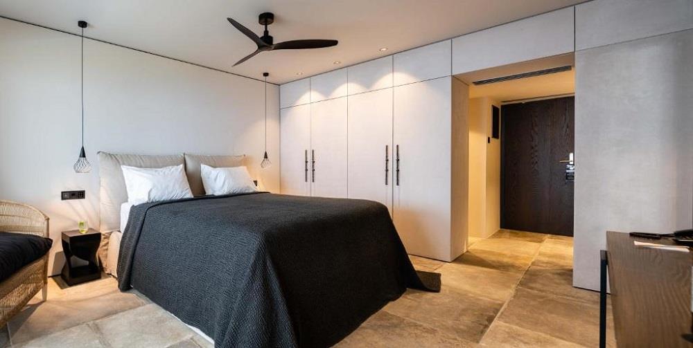 Upper-deck Sea view room